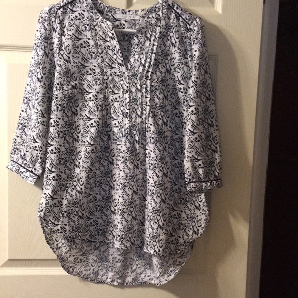 Ezra women’s top size medium